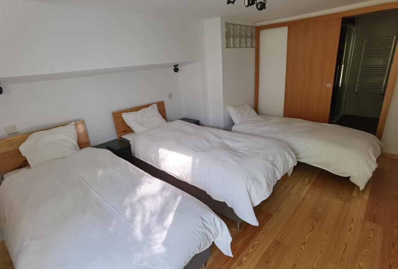 דירות פארדס דה קורה Fernandes House מראה חיצוני תמונה